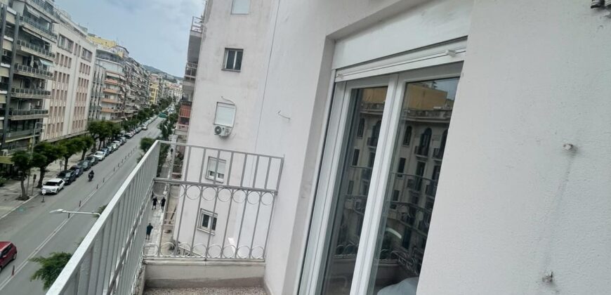 Ενοικιάζεται Φωτεινό Γωνιακό Διαμέρισμα 55 τ.μ. στο Κέντρο Θεσσαλονίκης δίπλα στην Εγνατία
