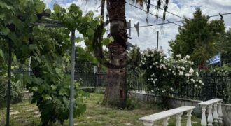 Πωλείται Μονοκατοικία στην ΑΓ.ΤΡΙΑΔΑ 100τ.μ.και 600τ.μ. κήπο 250.000€