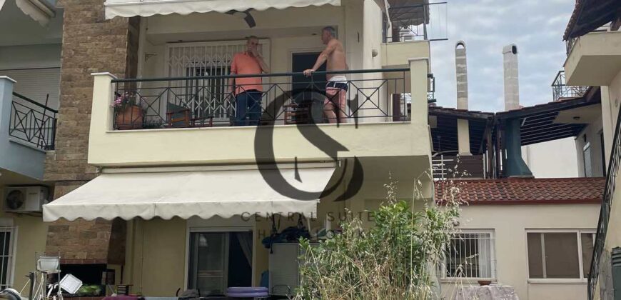 🌊Πωλείται Διώροφη Κατοικία 60 τ.μ. Δίπλα στη Θάλασσα στις Καλύβες Χαλκιδικής 218.000€