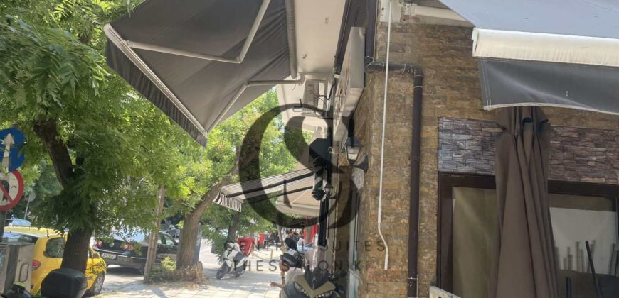 Πωλείται πλήρως εξοπλισμένο γυράδικο στην Δελφών 50τ.μ. 13.000€
