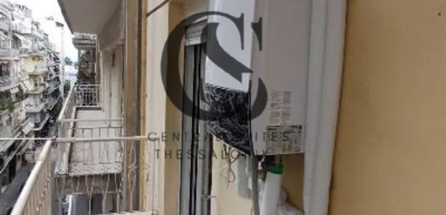 Ενοικιάζεται Πλήρως Ανακαινισμένο Διαμέρισμα 75 τ.μ. – Κέντρο Θεσσαλονίκης | €850/μήνα