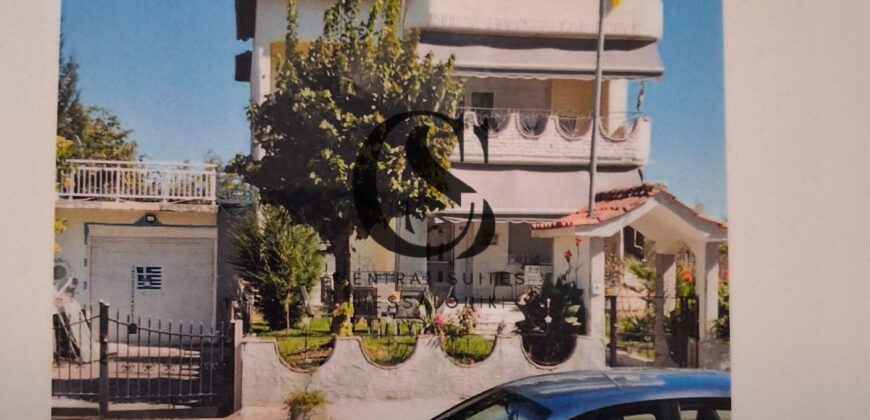 Πωλείται εξαιρετική διώροφη μεζονέτα 150 τ.μ. – 3 χλμ. από την Κατερίνη, προς Όλυμπο