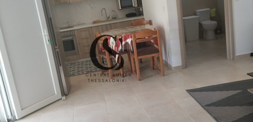 Πωλείται στην Ν.Ποτιδαία κατοικία 50τ.μ. και 230τ.μ.οικόπεδο 90.000€