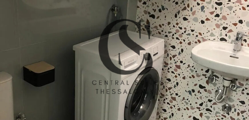 Ενοικιάζεται Πλήρως Ανακαινισμένο Studio 27 τ.μ. – Κέντρο Θεσσαλονίκης Τιμή: 420€/μήνα