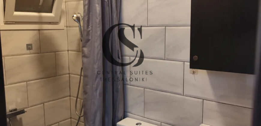 ΕΝΟΙΚΙΑΖΕΤΑΙ ΔΙΑΜΕΡΙΣΜΑ 45 τ.μ. Κέντρο Θεσσαλονίκης – Κασσάνδρου, στο ύψος της Αγίας Σοφίας | €580/μήνα