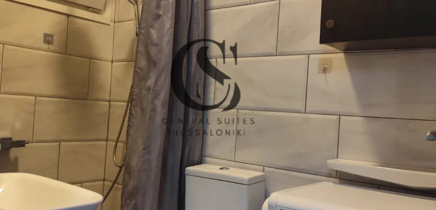 ΕΝΟΙΚΙΑΖΕΤΑΙ ΔΙΑΜΕΡΙΣΜΑ 45 τ.μ. Κέντρο Θεσσαλονίκης – Κασσάνδρου, στο ύψος της Αγίας Σοφίας | €580/μήνα